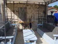 CHARMING COTTAGE WITH TERRACE OVERLOOKING THE COUNTRYSIDE Hotels in Bioussac