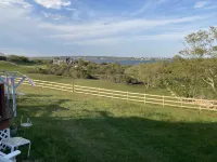 Attached Apartment Near It All. Organic Farmstead. Stunning Views. Pet-friendly.