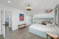 Flamingo! New! Steps to Beach! - Bungalows