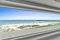 Charming Oceanfront 2BR Condo + Pool on Ocean Isle Beach, NC