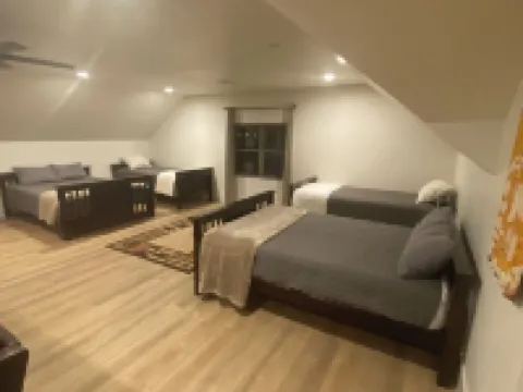 Cozy Cottage Inn sets in the heart of ATV trails and 3 National Parks. โรงแรมในริชฟิลด์