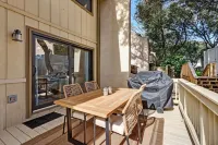 Beautifully Remodeled Townhouse Steps from the Shore – Pool & Garage Included
