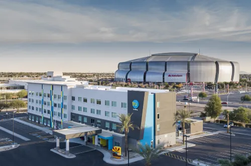 Tru by Hilton Phoenix Glendale Westgate