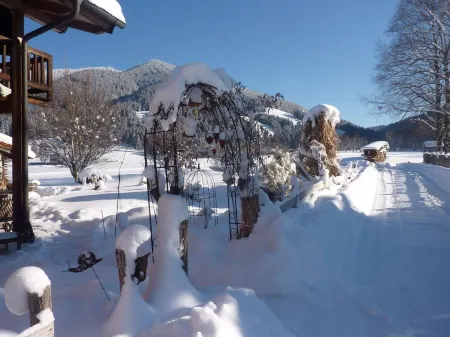 Gemütliche, Modern Ausgestattete Ferienwohnung mit Sonnenterasse und Bergblick