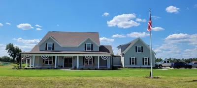 Bring your horses!1 Bdrm Apt, sleeps four in a quiet country setting.