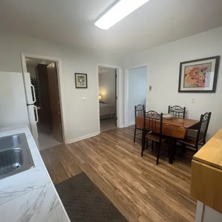Charming 1-bedroom flat in lovely Corning Отели в г. Корнинг