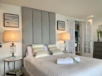 Cape Code Waterfront Cottage