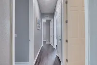 Spacious 4BR Condo with Pool / HotTub / Clubhouse in Davenport, FL. Hotels in Loughman