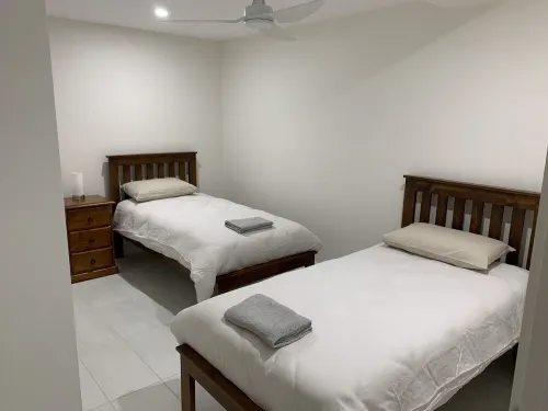 Beachside & Jetty View Apartment  2 (Skippers Apartment)