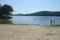 Quietwater Cottage-on Water/Nature/Birds/Canoe/Hike/Relaxing/ Hot Tub, Peaceful!