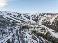 Luxury 4Br Chalet Near Schweitzer Mountain Resort – Hot Tub & Radiant Heat