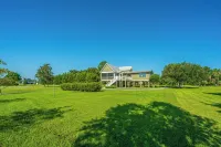 BENNETT’S POINT BUNGALOW ON DEEP WATER WITH PRIVATE DOCK ACCESS