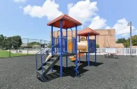 Charming 3 bd 2 ba villa in cool Bradenton. WiFi AC laundry lanai community pool