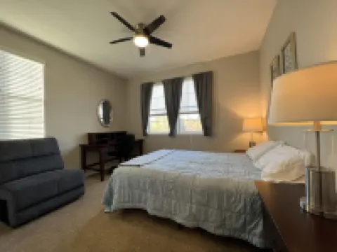 Coastal Vibes • Cal King Bed • Trails Hoteles en Folsom