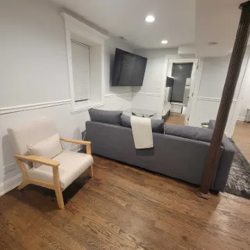 Cozy 2-bedroom apartment in welcoming Chicago in the Wicker Park area