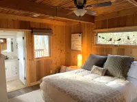 Cozy + Secluded 180 Degree Mountain View Cabin. Spring is here!