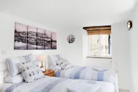 Tradewinds fisherman’s cottage, Brixham, great location with beautiful sea views Hotels in Brixham Civil Parish