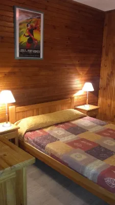 Large T4 apartment at the bottom of a chalet, close to the Pyrénées 2000 ski slopes