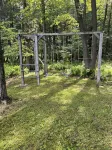 Peaceful Wooded Retreat on Lake Ann