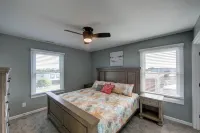 Novice 4BRM/3Bath house on the canal/sound access close to the beach Hotels near Cape Hatteras Lighthouse