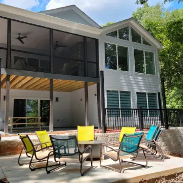 Lakefront home w/covered dock*Pool table*Kayak/SUP*11mi to Clemson*Hot tub