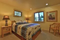 Yellowstone Aspen Cabin - NEW LISTING! Nestled in mature aspen and pine trees. Các khách sạn gần Hebgen Lake