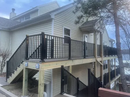 Beautiful Lakefront Condo with Boat Slip, Pool Access and Great Location!