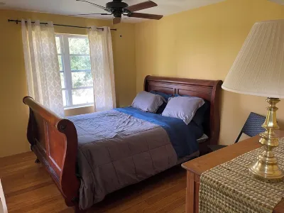 Cozy  2 bed 2 bath apt. with porch, peaceful Riverfront in the NW Catskill area
