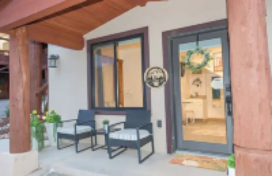 STUDIO 203: AMAZING Mountain Views - 5 Minutes to Downtown Durango! Pet Friendly