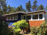 Cozy Coastal  Cottage.  Perfect couple Getaway. Отели рядом с достопримечательностью «South Jetty Beach 3 Day Use»