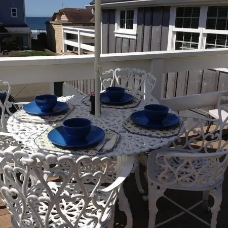 Charming Cozy Cottage w/ OceanView! Steps to Beach!!! W/ 2 large decks and WiFi!