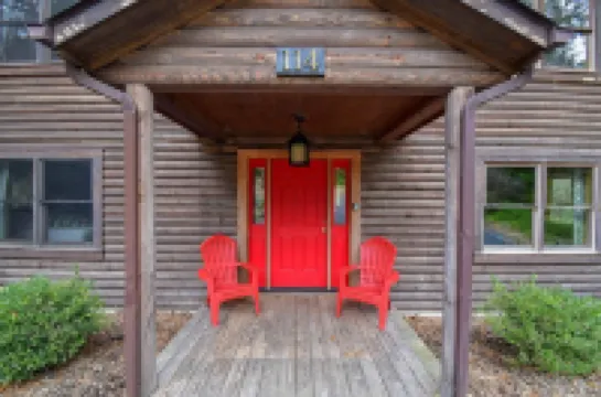 Cabin 114, Luxury 6 bedroom, 3 bath cabin minutes from Downtown Lexington!