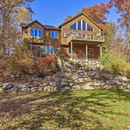 Deacon's Lodge Golf: Overlooking Pelican Lake - Breezy Point