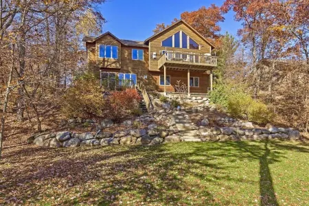 Deacon's Lodge Golf: Overlooking Pelican Lake - Breezy Point