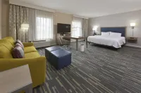 Hampton Inn & Suites Seattle/Redmond - Parkplatz