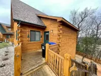Cozy 2 bedroom cabin with spacious loft perfect for the family