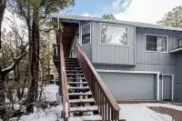 Adorable 1 BR Guest Suite w/ Fireplace & Patio