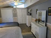 DOCKTAILS CABANA! Lake Front! HUGE outdoor space! Hotels near Boondocks Adventure Farm