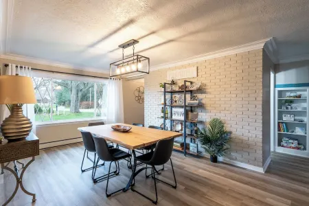 Cozy cottage with Lake Erie access