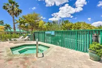 Waterfront Condo-Sleeps 6. Burnt Store Marina. Pool, Golf, boating, and more. Hotels in Burnt Store Marina