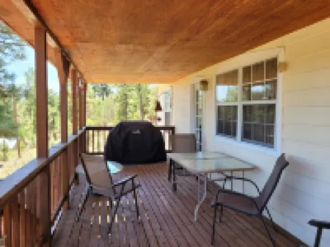 Comy, Cozy Cottage! Hot Tub & Fireplace! Pets by Approval. Weekly Discounts