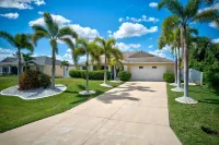 Sea La Vie 3/2 Pool & Jacuzzi Close to Downtown Fort Myers River District