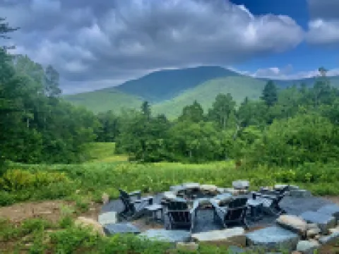 Vermont house in stunning private country setting and 360 degree panoramic views Hotels in Manchester