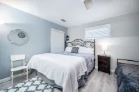 Spacious, CLEAN, 2Kings, Private Deck, PtRoyale Resort Pool & HotTub, Kiddo Fun!