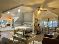 Beautiful Private Spacious Suite Downtown Franklin