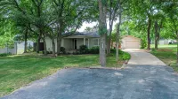 Lake Texoma Splash! Pool/hot tub, 1.5 miles to Highport Marina on Lake Texoma! - 4-Star