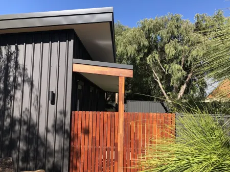 Quedji Cottage - Beautiful 2 Bed Private Cottage 3 Min Walk to Dunsborough Town.