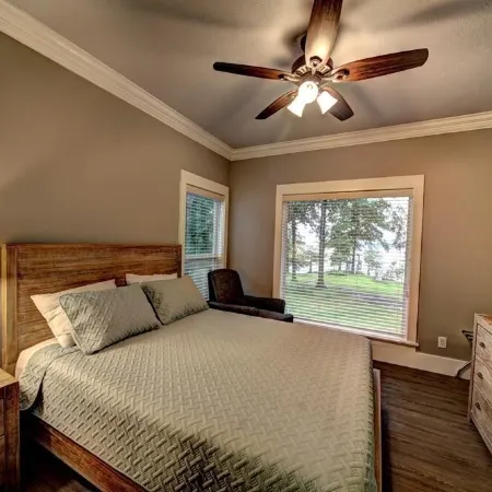 Charming 4-bedroom, 3 Bath Lake House on Toledo Bend Lake
