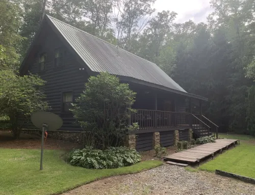 Beautiful Cozy Cabin Nestled in the Sautee Valley