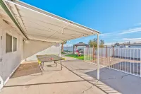 Luxury Villa 3 Masters 6 B.rooms 4 Bath Big pool RV parking on 0.5 Acre of fun! Hôtels à : 